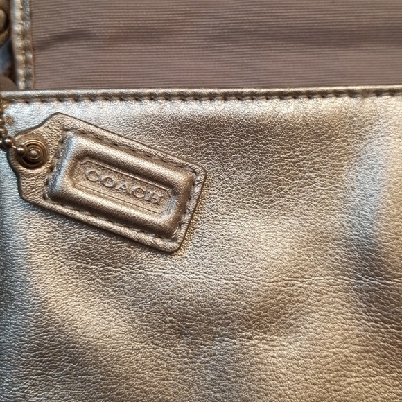 Coach Clutch - Picture 3 of 3